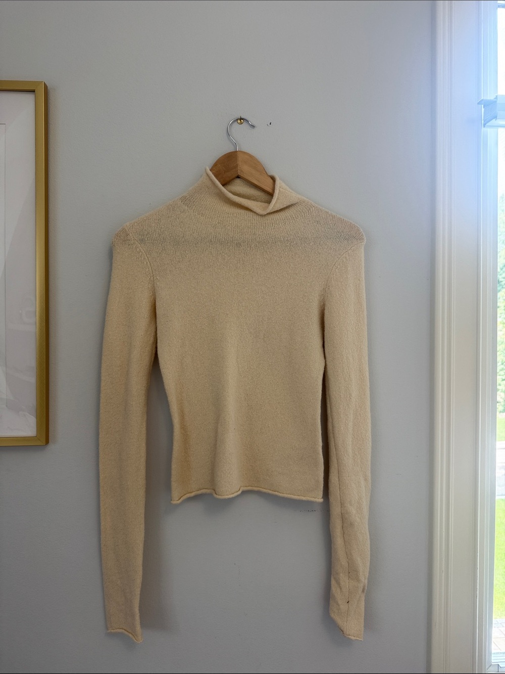 ARITZIA Women's Cream Turtleneck Sweater